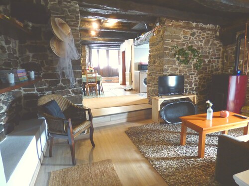 Cozy apartment with rural charm at La Viliella
