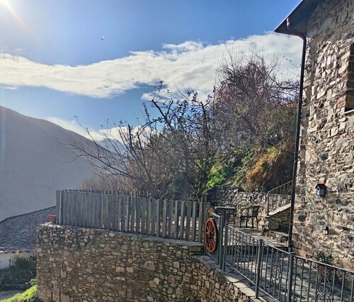 Cozy apartment with rural charm at La Viliella