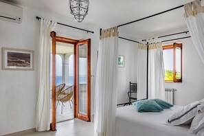 7 bedrooms, WiFi - Villa Saracena - Seven Bedroom Villa, Sleeps 14 (Costa Saracena - Castelluccio)