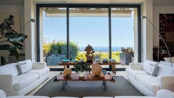 Lecteur de DVD, table de tennis de table