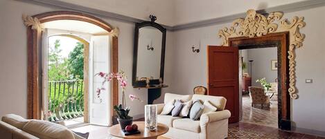 TV, DVD player, stereo