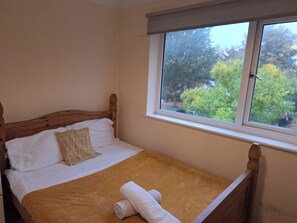 1 quarto, Wi-Fi de cortesia, roupa de cama