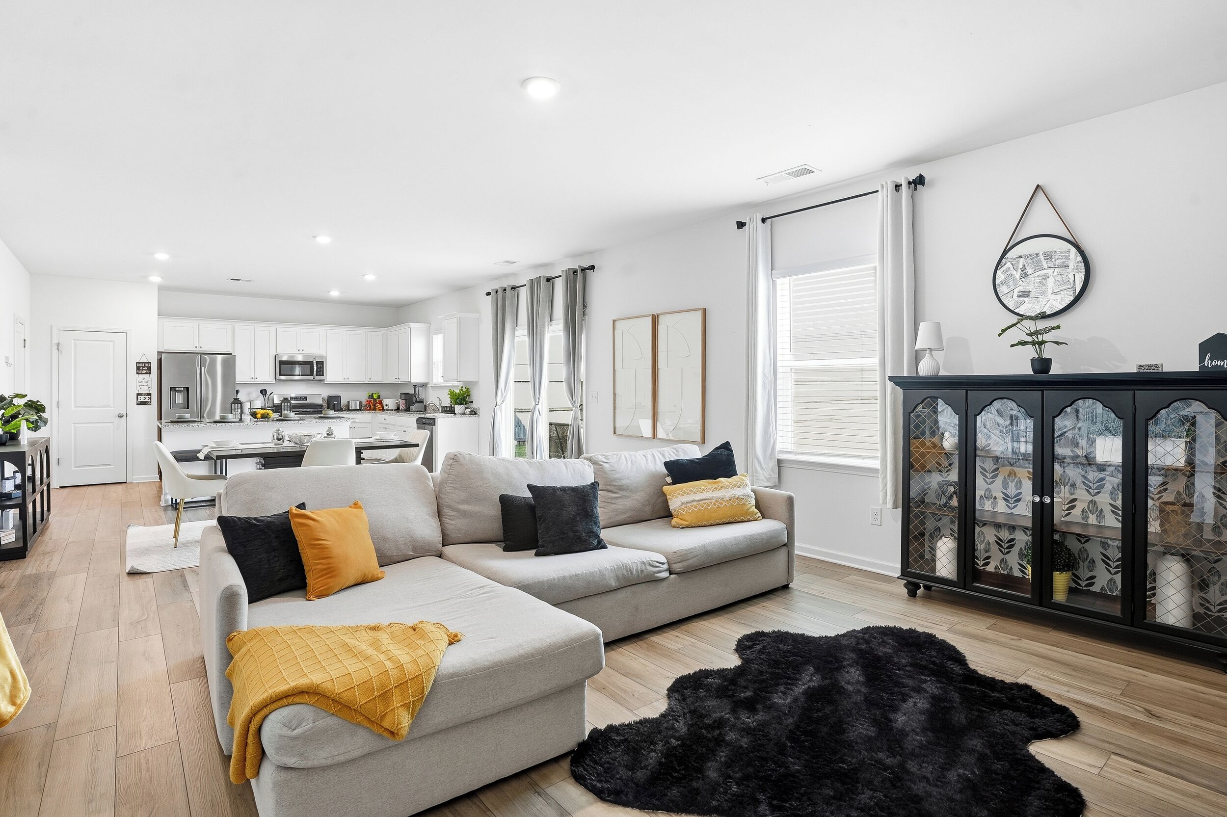 Smart TV, videogames, livros, aparelho de som