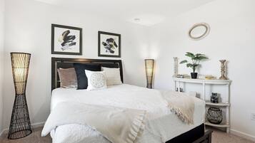 4 dormitoris, planxa i posts de planxar, wifi i roba de llit