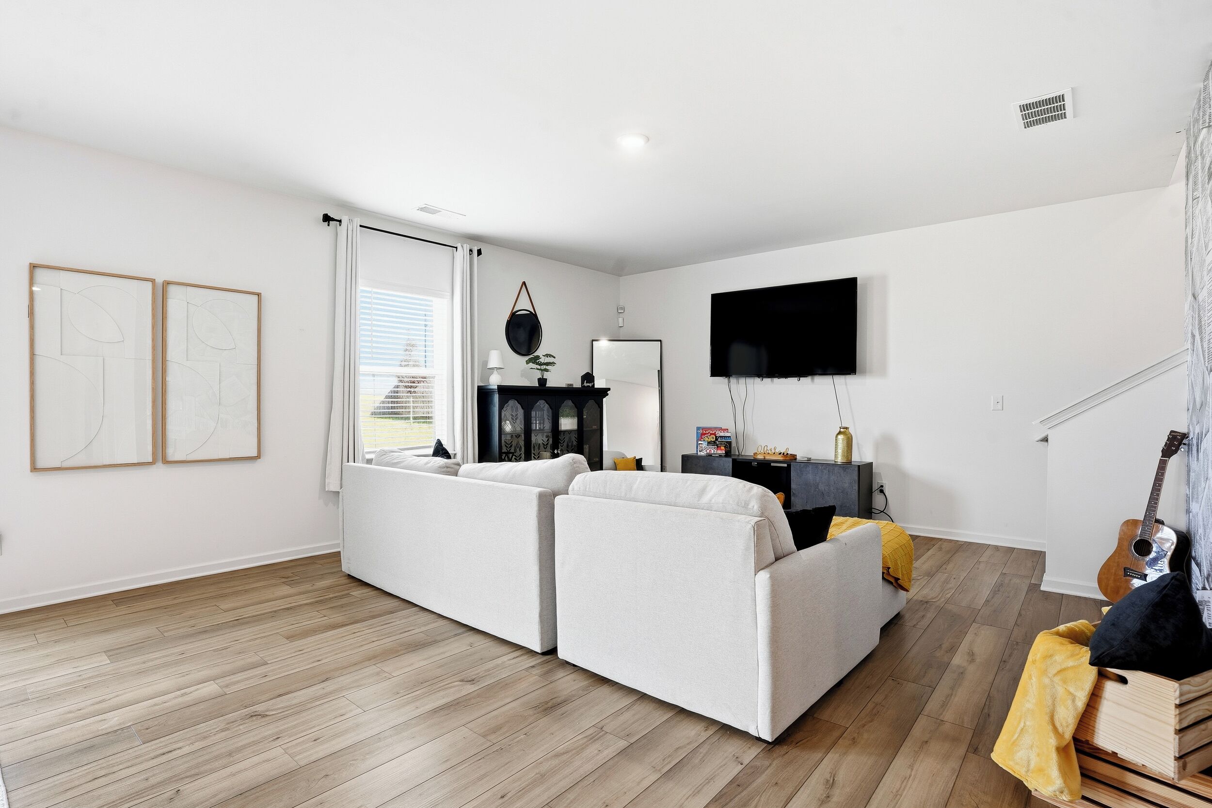 Smart TV, videogames, livros, aparelho de som