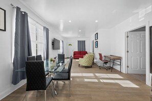 House (3 Bedrooms) | Floor plan - Downtown Detroit 3BR Free Parking Wi-fi (Detroit)