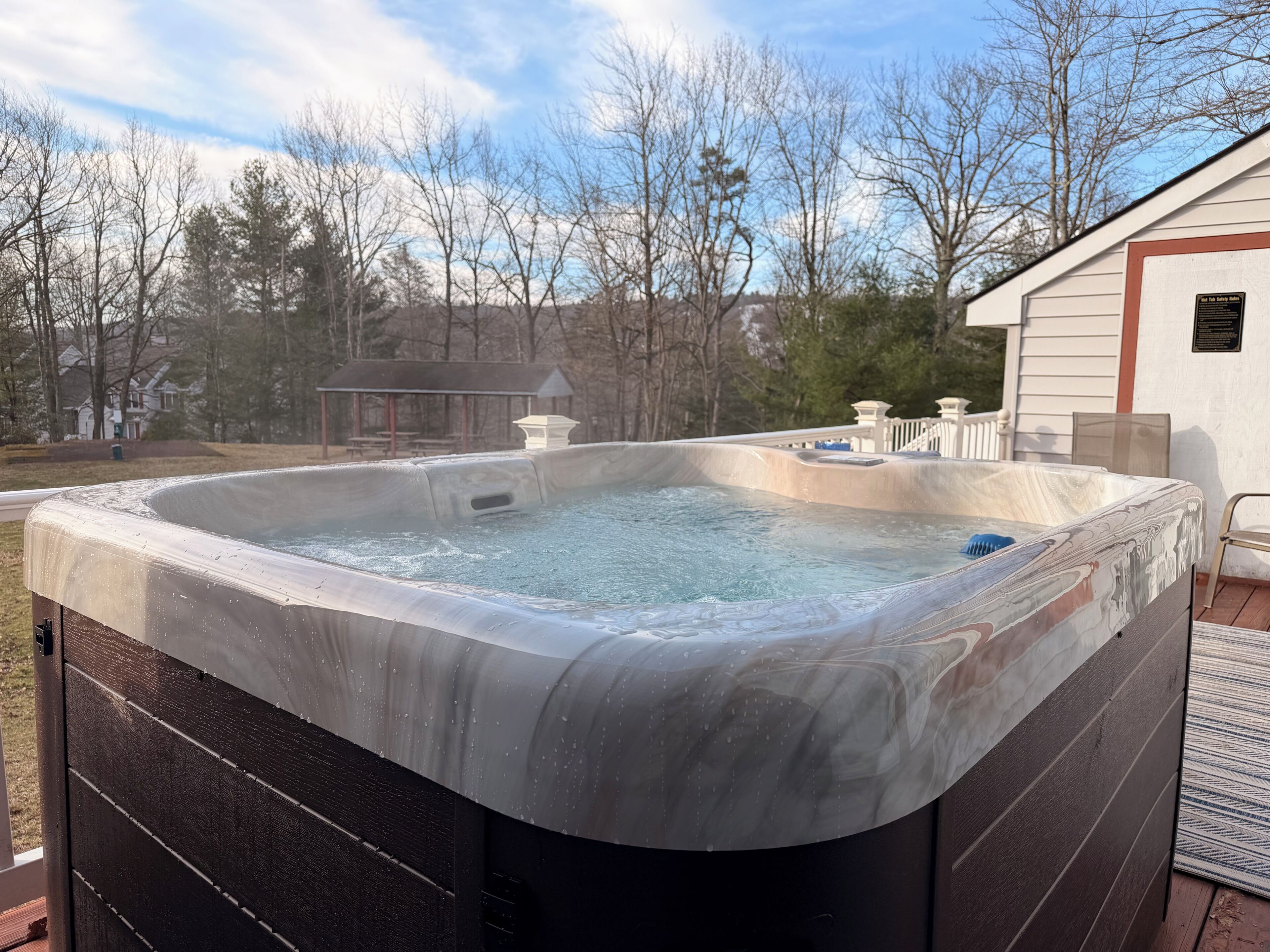 Bañera de hidromasaje al aire libre