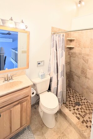 Jetted tub, hair dryer, towels, toilet paper - 3BR + Loft Lake & Ski Escape – Walk to Lake Minutes to Slopes + Hot Tub Soon! (Lake Harmony)