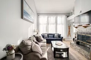 Televisie en een open haard