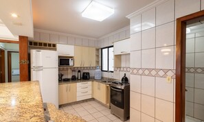 Apartemen Basic | Dapur pribadi | Peralatan masak/sendok-piring