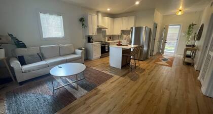 Charming 2-bedroom townhome in beautiful St. Augustine with AC