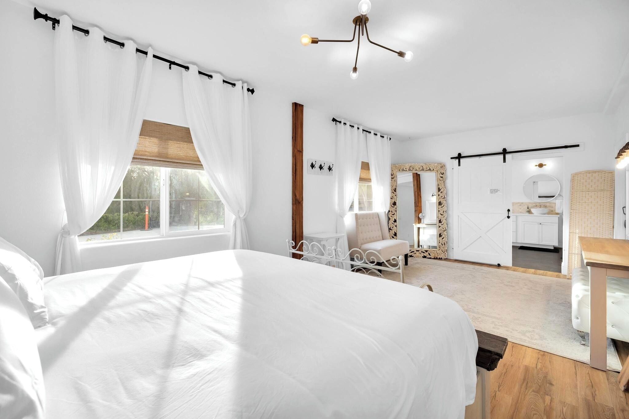 5 bedrooms, iron/ironing board, travel crib, free WiFi