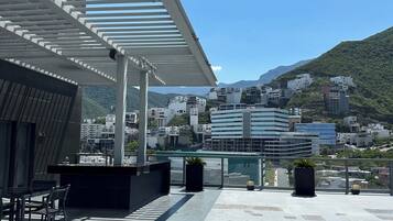 屋外ダイニングエリア