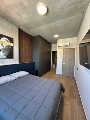 2 slaapkamers, een strijkplank/strijkijzer, wifi, beddengoed