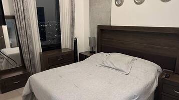 2 slaapkamers, een strijkplank/strijkijzer, wifi, beddengoed