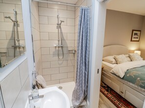 Shower - Lily Stables (Bampton)