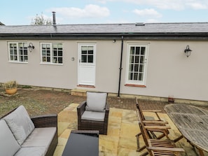 Outdoor dining - Rose Stables (Bampton)