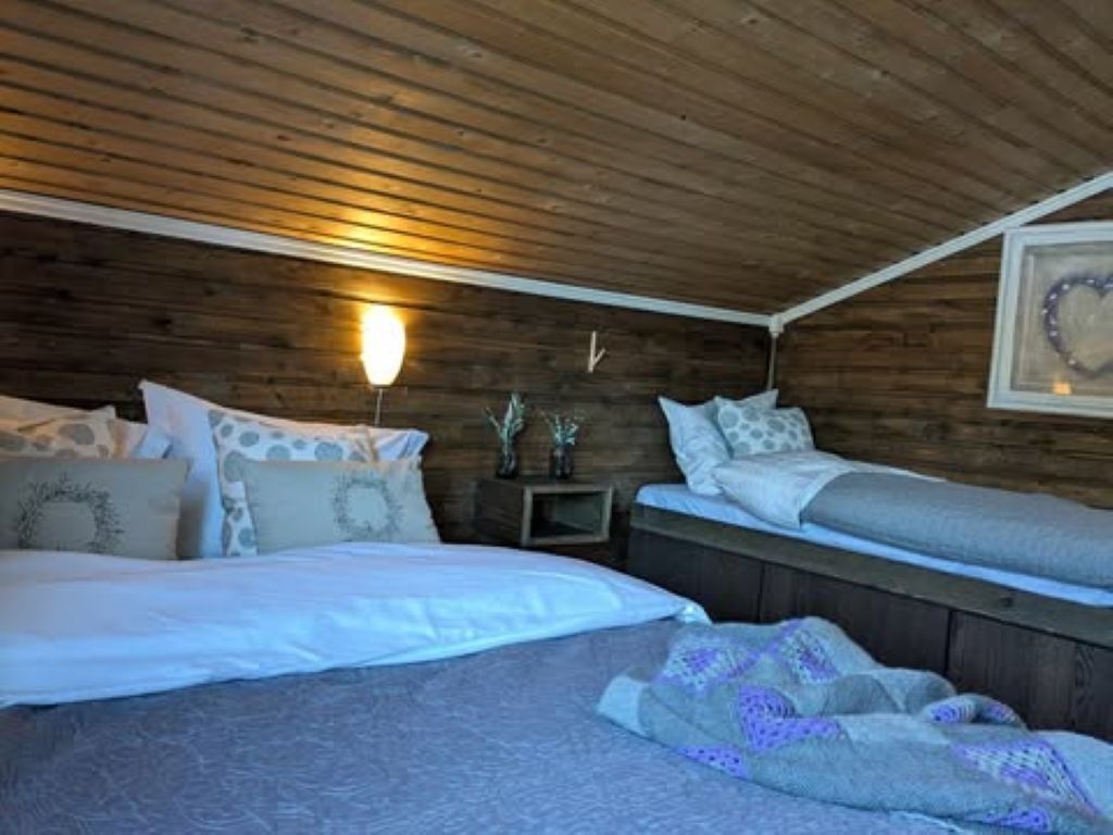 4 bedrooms, iron/ironing board, travel crib, free WiFi