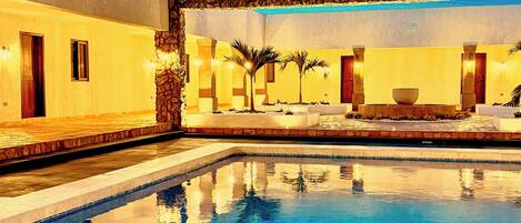 15 piscinas externas