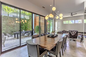 Dining - Spacious 5-bedroom I DT Austin I Walk to Restaurants & Shops (Austin)