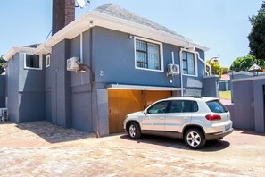 Parkir mandiri gratis