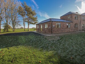Exterior - Garden Cottage (Ellesmere)
