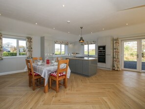 Dining - Garden Cottage (Ellesmere)
