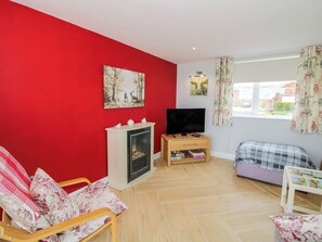 Cottage | 2 bedrooms, individually decorated, individually furnished, free WiFi - Garden Cottage (Ellesmere)