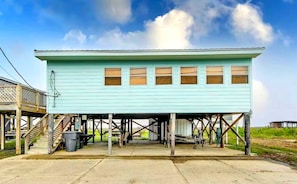 Exterior - Waterfront Fishing Camp in Cocodrie (Chauvin)