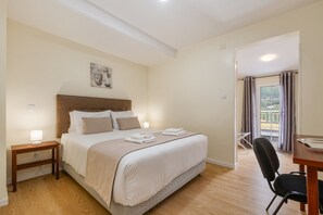 2 chambres, fer et planche à repasser, lit parapluie, Wi-Fi gratuit