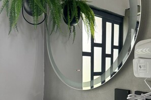 Interior - Spectacular house: barbecue, pool, garden and games. (Revolución XXI)