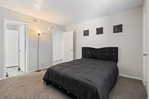 2 makuuhuonetta, Wi-Fi, vuodevaatteet