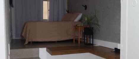 1 quarto, ferros/tábuas de passar roupa, acesso à internet