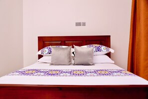 Comfort Single Room, Lanai, Courtyard View | Free WiFi