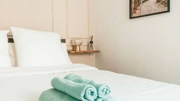 Fer et planche Ă  repasser, lit parapluie, Wi-Fi gratuit, draps fournis