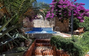 Beheizter Pool