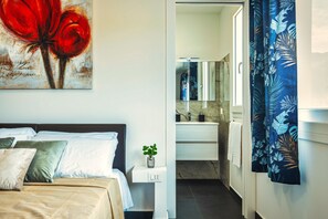 3 soverom, safe på rommet, strykejern/-brett og reiseseng for barn