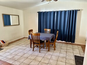 Dining - Bigfoot Suite - Dog Friendly - Sleeps 4 (North Fork)