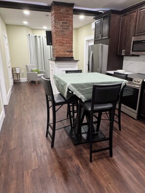 تناول الطعام