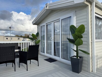 LuxeHaven - A Luxury Hot Tub Holiday Home at Tattershall Lakes Country Park