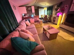 TV, lareira