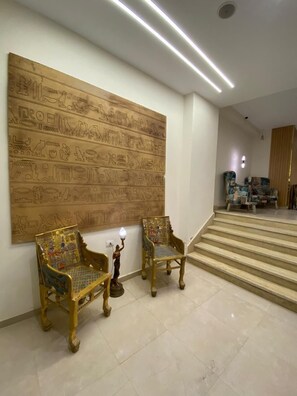 ฝ่ายต้อนรับ