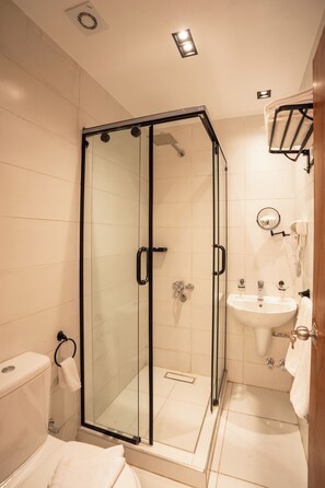 Hair dryer, towels, soap, shampoo - RIWAQ Pyramids Boutique  (Giza)