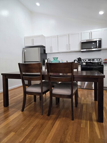 Spacious 5-bedroom house in welcoming Silver Spring