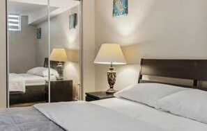 2 habitaciones, tabla de planchar con plancha, wifi y ropa de cama 