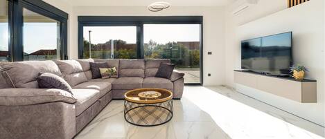 Smart TV, foosball, table tennis