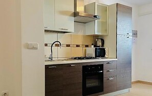 Fridge, oven, stovetop, dishwasher - Cozy apartment in Vrsi with WiFi (Vrsi)