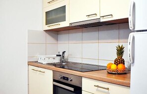 Kühlschrank, Ofen, Herdplatte, Geschirrspüler