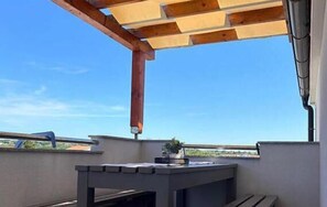 Property grounds - 2 bedroom stunning apartment in Vrsi (Vrsi)