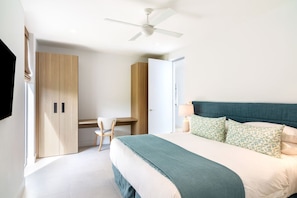 مكواة/لوح كي وواي فاي مجانًا وملاءات أسرّة